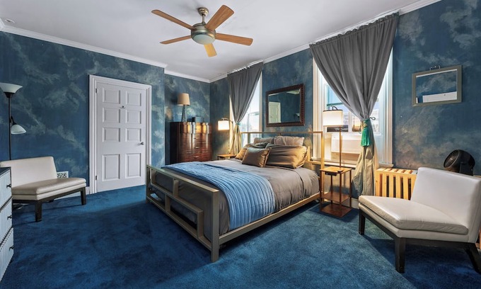 Downtown Harrisburg House | Multi-Family Mansion w/Honeymoon Suite - SLP25