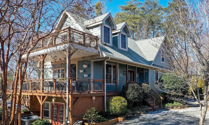 Sunset Cove House | Lure Lux: Theater Room + Pool Table + Hot Tub!