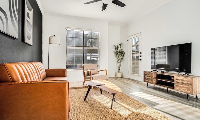 Glendale Apartment | Boulevard Stays 1BR by Stadium Pool, Parking, Gym 01