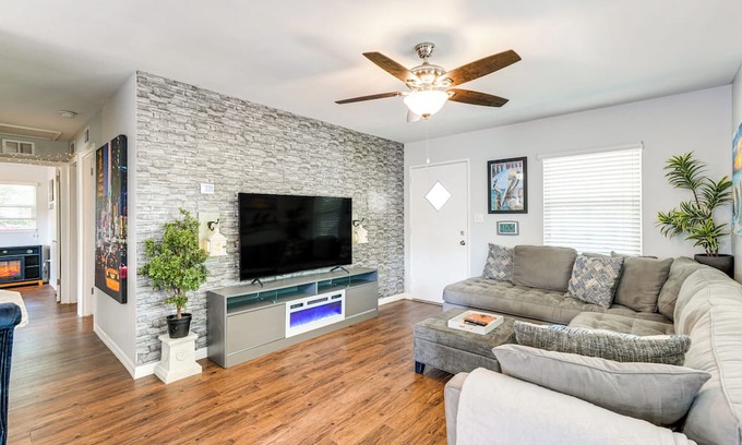 Fruitland Park House | 2 Mi to Lake Griffin: Fruitland Park Home