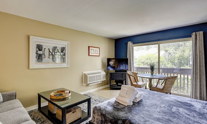 South Beach Villa | Sunset Rentals- 1687 Bluff Villas