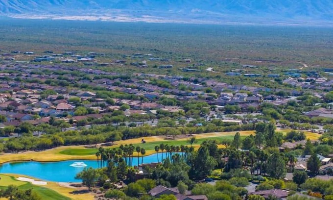 Quail Creek House | Resort style in renowned golf community