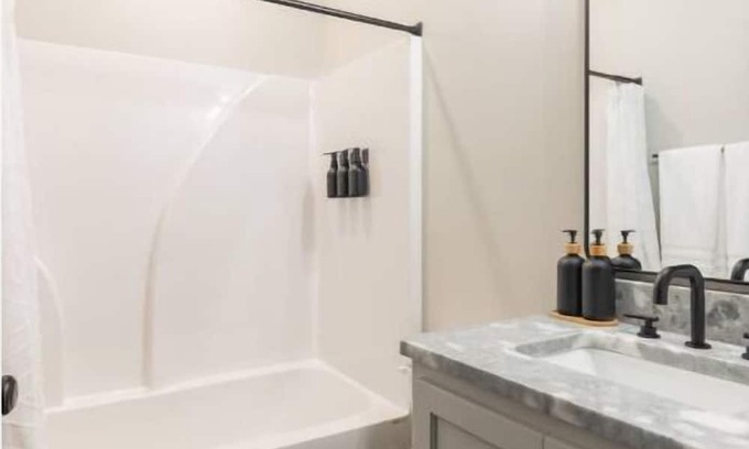 Hahira House | New Home - Near Hospital & VSU