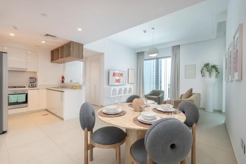 Al Mamzar Apartment | Tantalizing 2 bed that sleeps 4