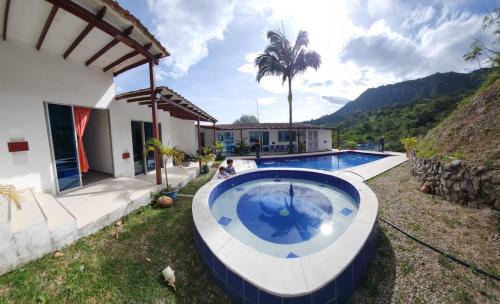 Puente Aranda House | Casa de campo villa gerarda